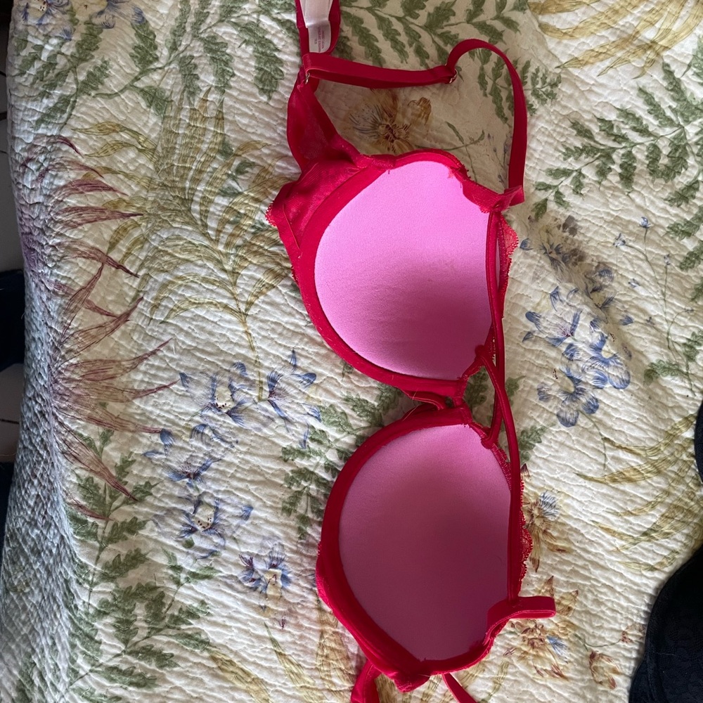 PINK bra - Picture 3 of 3